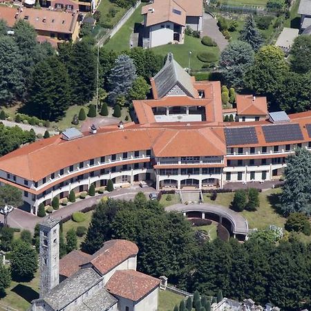 Centro Di Spiritualita Maria Candida Armeno Dış mekan fotoğraf