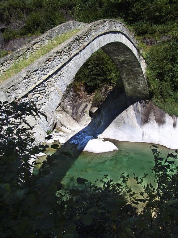 Centro Di Spiritualita Maria Candida Armeno Dış mekan fotoğraf