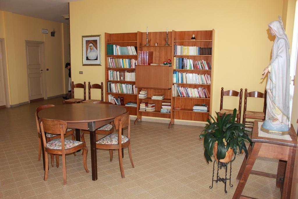 Centro Di Spiritualita Maria Candida Armeno Dış mekan fotoğraf