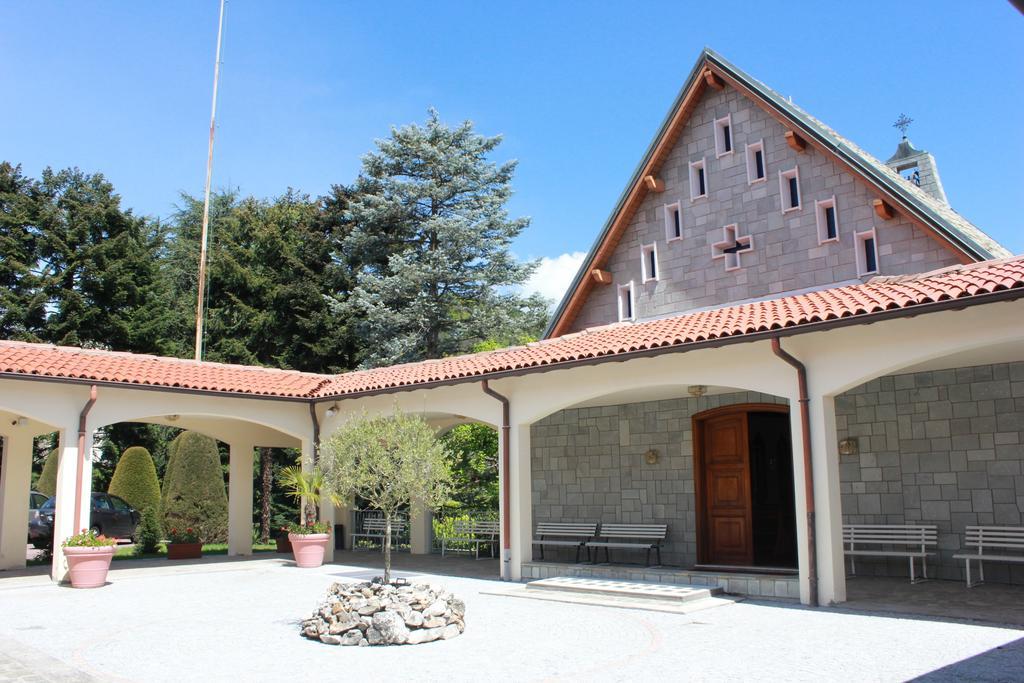 Centro Di Spiritualita Maria Candida Armeno Dış mekan fotoğraf
