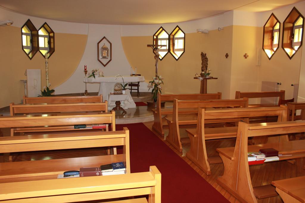 Centro Di Spiritualita Maria Candida Armeno Dış mekan fotoğraf