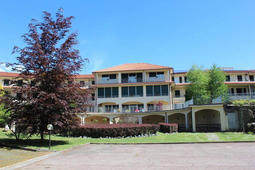 Centro Di Spiritualita Maria Candida Armeno Dış mekan fotoğraf